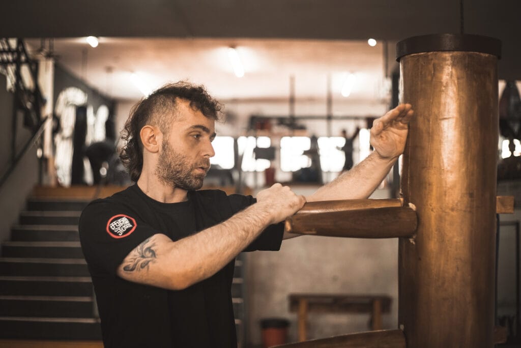 Sexta Seccion Muñeco de Madera (Wooden Dummy) - Curso Online Wing Chun Kung Fu